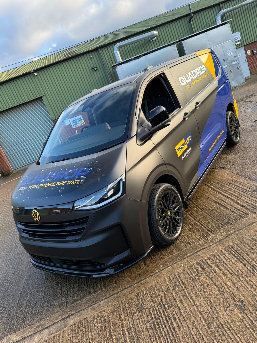 L&N Graphic Designs tweet media