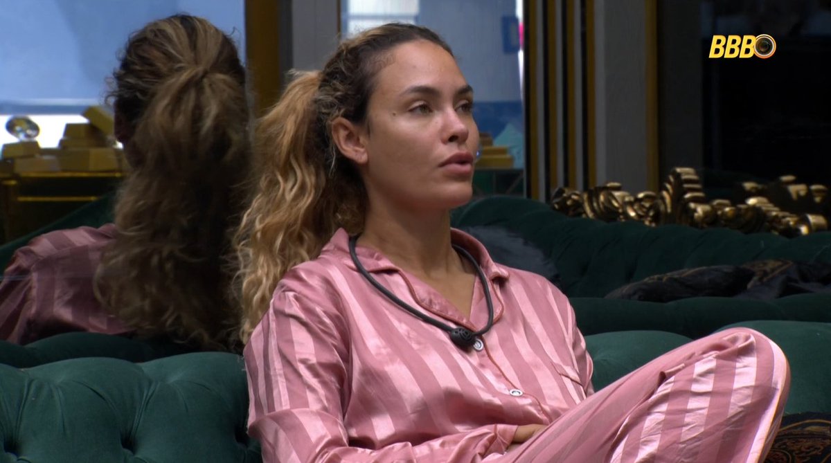 centralreality's tweet image. Ana Paula para Sarah: "Booom diiiiaa, amiguinha! Como vai, amiguinha? E a família como vai? HEYYY!" #BBB26