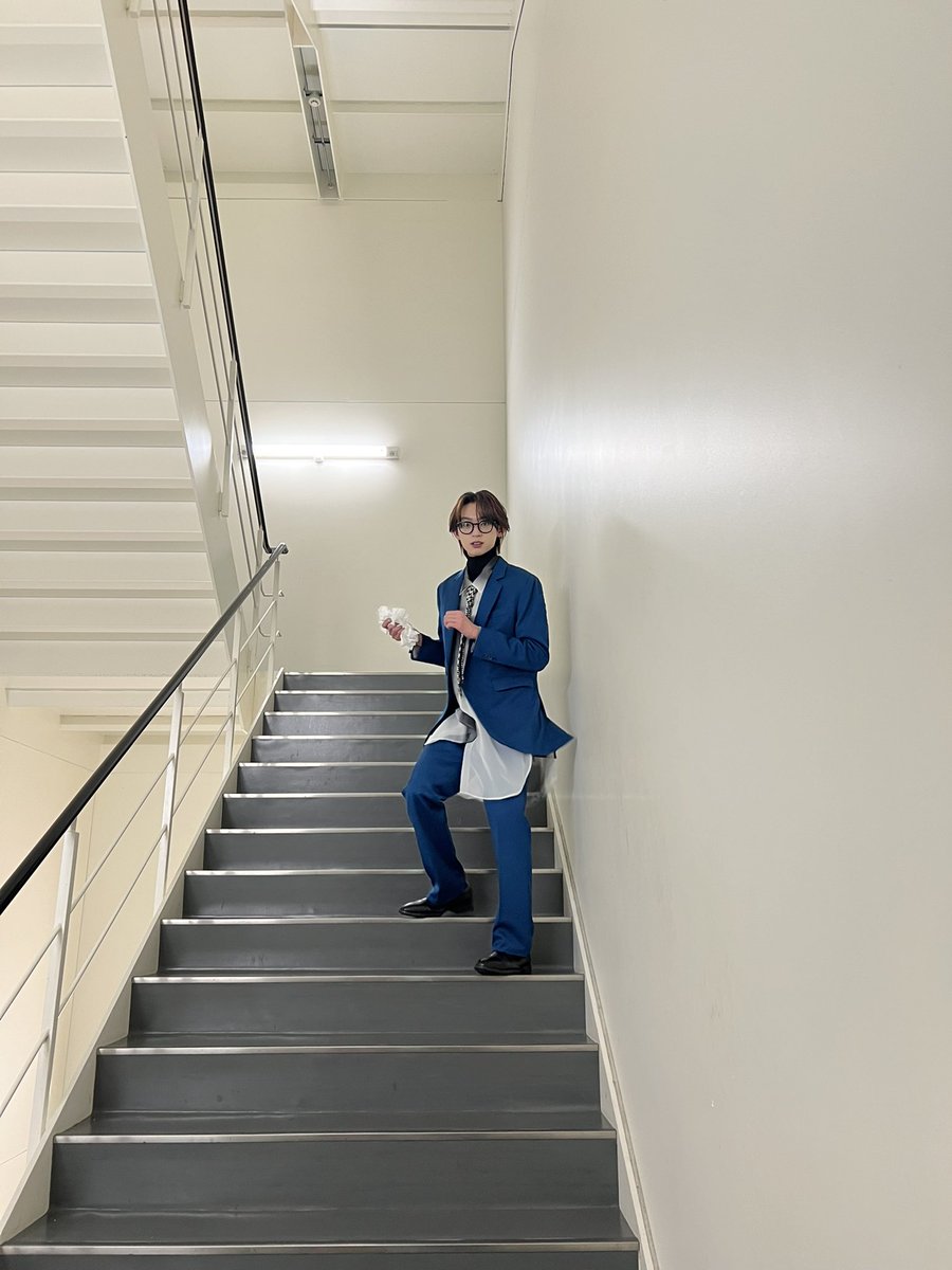 Lienel_official's tweet photo. こぼれちゃってるの拭いてるので
撮ってください！と言われ、
撮らされました。
そういうのはアピールしないのが
スマートな大人ですよ。

#Lienel #近藤駿太 https://t.co/GJRkodoRTi