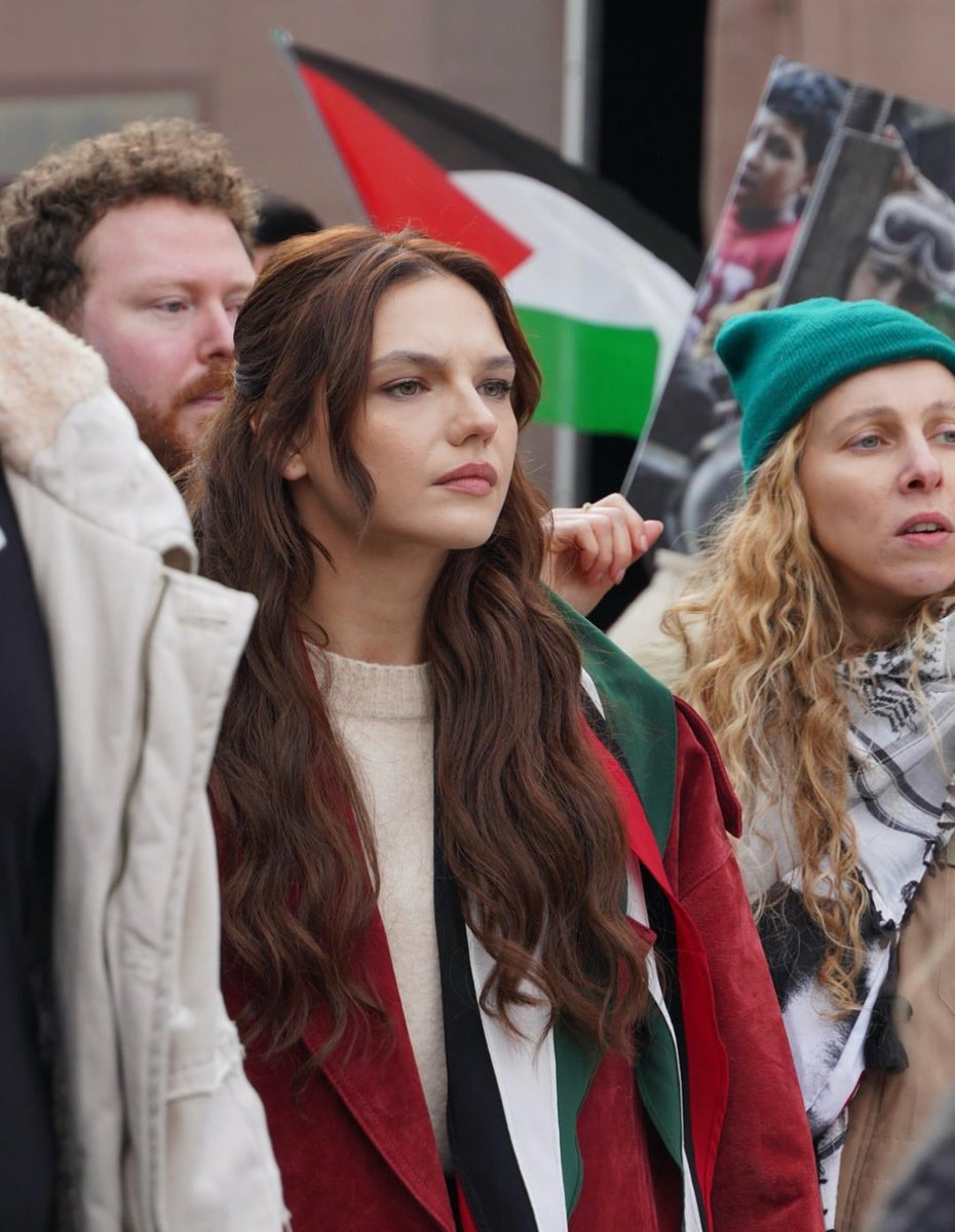 DO YOU STAND WITH US !? 🇵🇸 

If you see this post support me with a kind word.

comment with 🍉🇵🇸 or even a dot .