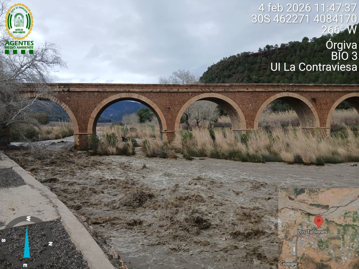 🌊 Río Guadalfeo a la altura de #Órgiva (#Granada).

✅Los trabajos previos realizados por <a href="/AgriculturAnd/">Consejería AgriPesca</a> en el cauce han permitido que el agua discurra sin causar daños, a pesar de su crecimiento por la #BorrascaLeonardo.

#AndalucíaPreviene