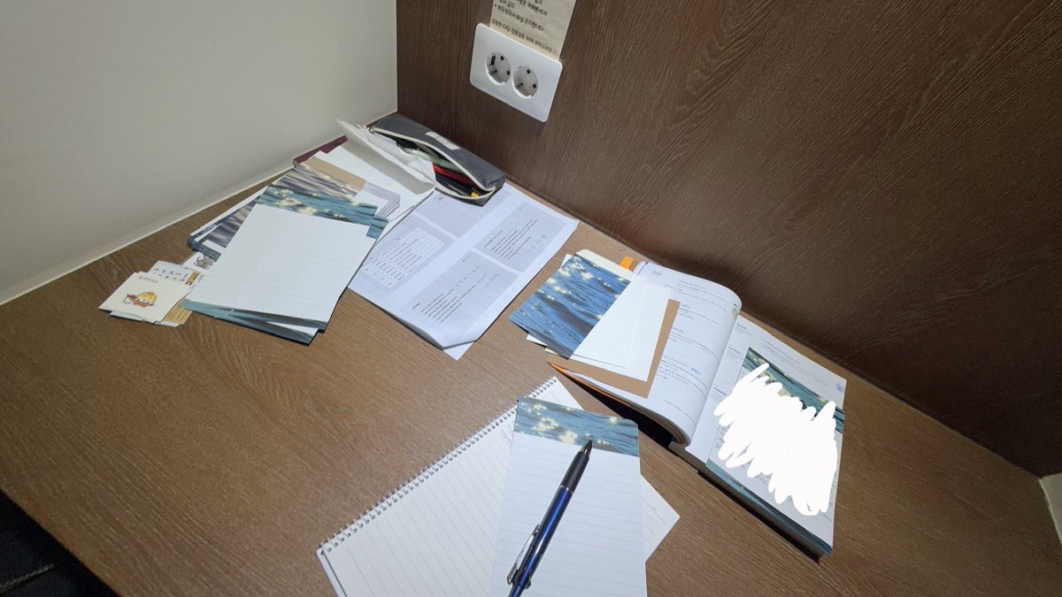 1ftrying's tweet image. 공부라는 걸 시작했는데 뭐가 뭔지 하나도 모르겠고 눈물만 남 그냥