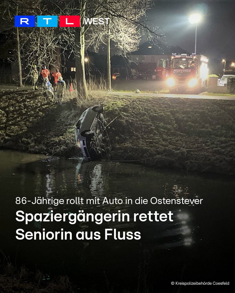 RTLWEST's tweet photo. Dramatische Minuten in #Lüdinghausen (Kreis #Coesfeld): Eine 86-Jährige rollte am Dienstagabend (03.02.) mit ihrem VW in die #Ostenstever. Die Frau öffnete das Fenster und rief um Hilfe. Noch bevor Rettungskräfte eintrafen, sprang eine Spaziergängerin ins Wasser und zog die Seniorin durch das Fenster aus dem Auto.
Die Fahrerin kam mit leichter Unterkühlung ins #Krankenhaus. Der Wagen wurde später aus dem Fluss geborgen.