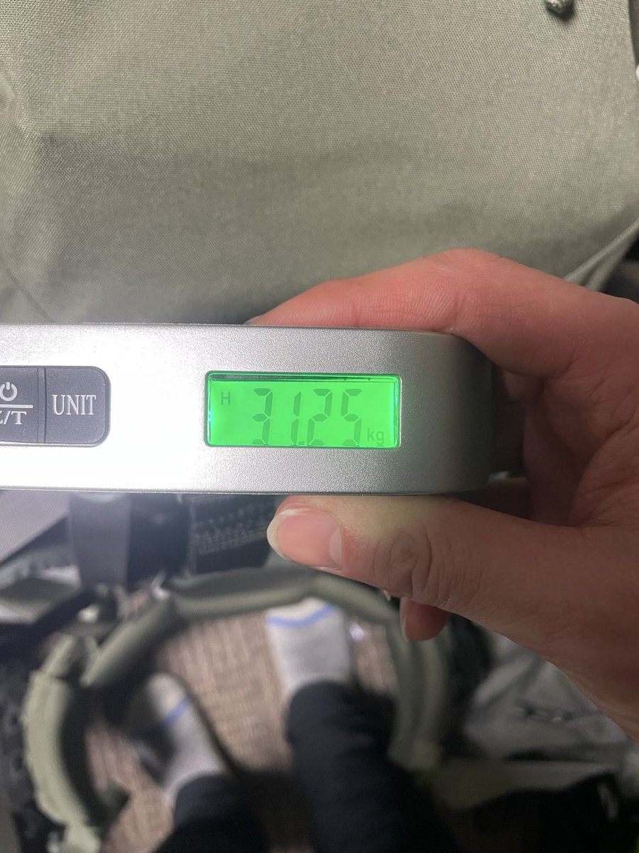 土産も少し買ったので帰宅後に測ったら31kgだった。歩荷さんって化け物でしょ