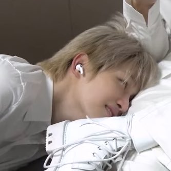 sLhwhwyo's tweet image. 꼬질이 🤏🤏🤏