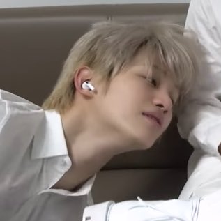 sLhwhwyo's tweet image. 꼬질이 🤏🤏🤏