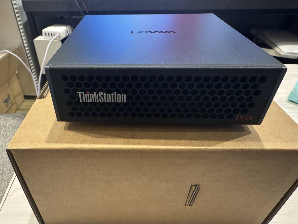 おすすめされてPGX買っちゃった！！！
今日からローカルLLM勉強します！！