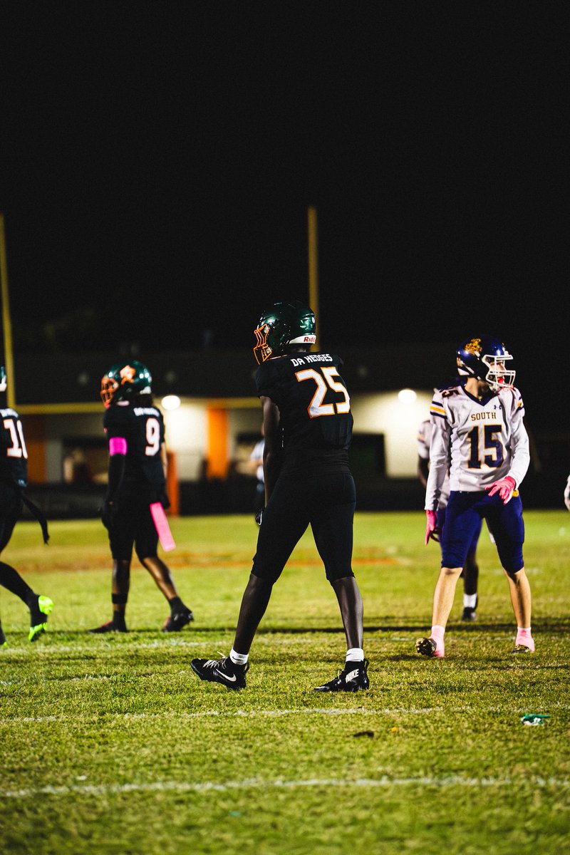 HARD25BODY_'s tweet photo. Blessed to be named 2nd Team All Broward County! #AGTG https://t.co/0iOdAMVlGn