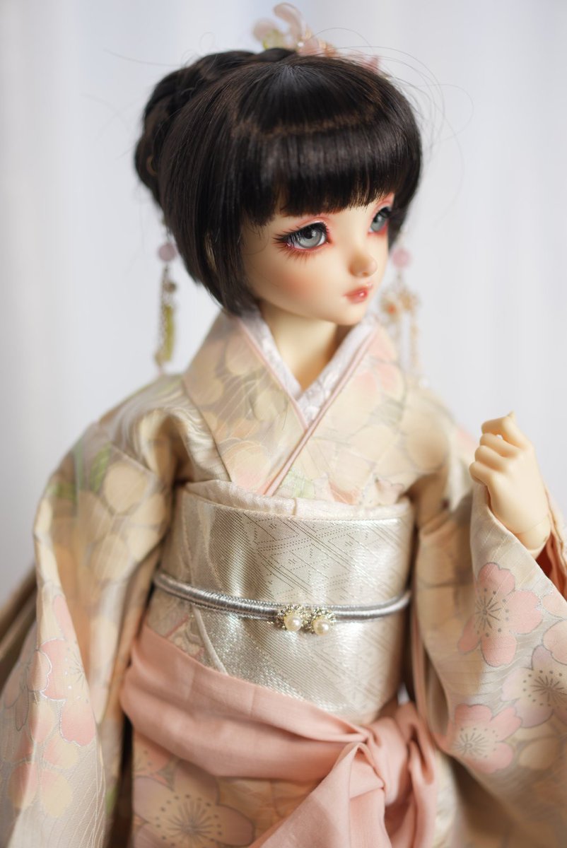 さとの(まぁちゃ)

ピンハのまぁちゃです。
お着物の時は髪はアップにしたい派
 #y_makeroom
 #着物花凛