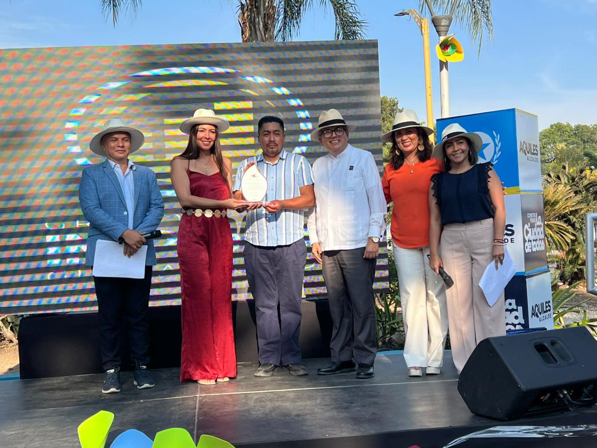 Apoyamos los eventos de cultura  y seguiremos trabajando por este barrio lindo. Gracias  a todos que nos tienen fe y han sido testigos de nuestro sacrificio. Seguiremos trabajando con la misma transparencia y bien social #urdesasuiteshotel