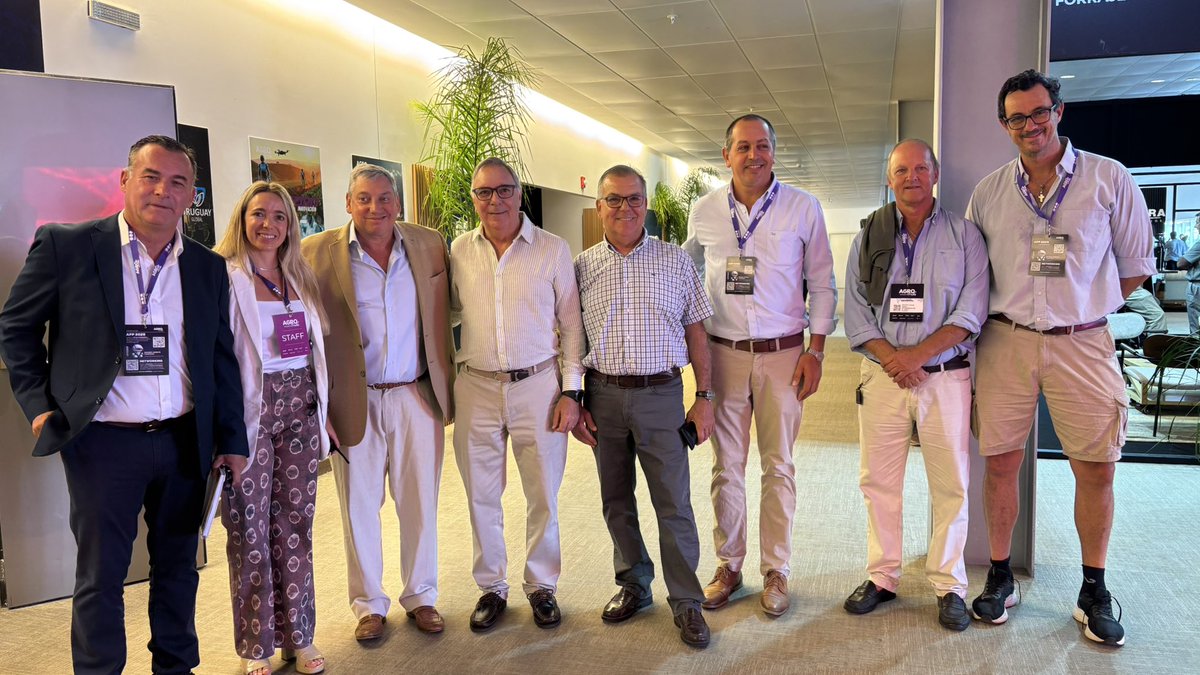 FloridaIDF's tweet photo. Intendente @PajaroEnciso participa del evento Agro en Punta 2026 de Uruguay al Mundo junto a autoridades  nacionales encabezada por la Sra Presidente en ejercicio @CosseCarolina y empresarios del ámbito agropecuario de nuestro departamento. https://t.co/PEgTNg7OYi