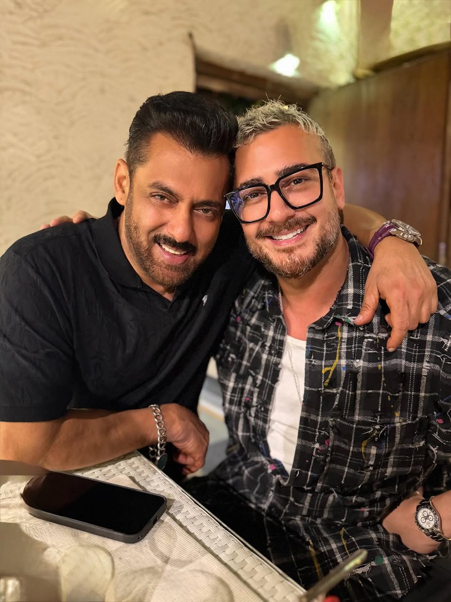 #Exclusive: Megastar Salman Khan And Moroccan Singer Saad Lamjarred At Bhai's Home..!💥🔥

<a href="/saadlamjarred1/">Saad Lamjarred</a> Welcome To India GOAT ❤️

#SalmanKhan #SaadLamjarred