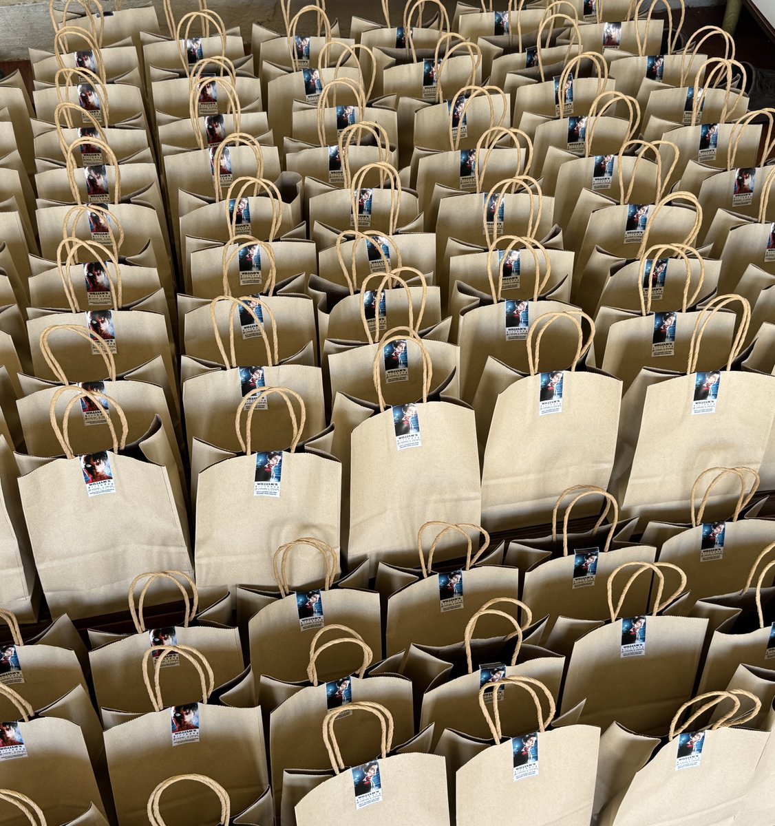𝐖𝐈𝐋𝐋𝐈𝐀𝐌’𝐒 𝟐𝟏𝐒𝐓 𝐁𝐈𝐑𝐓𝐇𝐃𝐀𝐘 🎂🎉

🩵_ Part 1 

In honour of William’s birthday, today Westies carried out a donation of food items, school supplies and other essential necessities to SONGKHLA CHILDREN’s SCHOOL, which was severely affected by the recent floods.