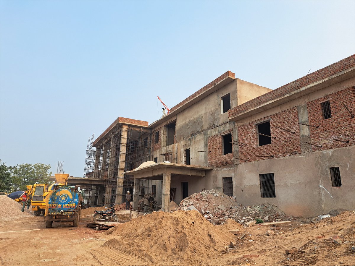dausa_junction's tweet photo. New Building of Kherli Railway Station in Progress https://t.co/lIy8wVxVmW