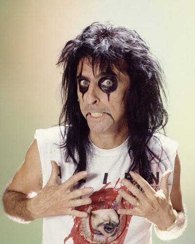#Efemérides #LaCueva 4 de febrero de 1948. Nace Vincent Furnier, mejor conocido como Alice Cooper. Es un cantante solista de hard rock y heavy metal. Fue inicialmente el nombre de una banda de rock and roll, pionera del género conocido como shock rock

#AliceCooper #music