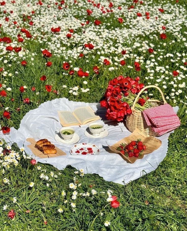 pamvonhadder's tweet image. gentle reminder that spring is in 44 days 🪷🪻🌸🌺🌷