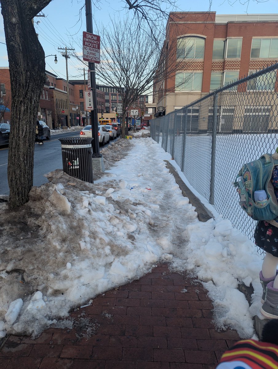LWeiser's tweet photo. Nice way to handle the sidewalks by a 24 hour bus stop, @AnacostiaBID @DCDPW  @311DCgov. Stop #100/426. https://t.co/aqxXzl6T6V