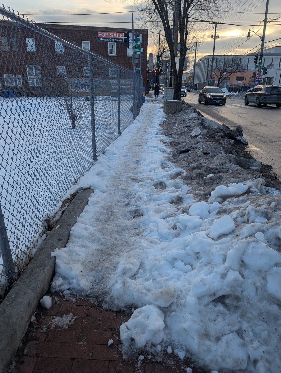 LWeiser's tweet photo. Nice way to handle the sidewalks by a 24 hour bus stop, @AnacostiaBID @DCDPW  @311DCgov. Stop #100/426. https://t.co/aqxXzl6T6V