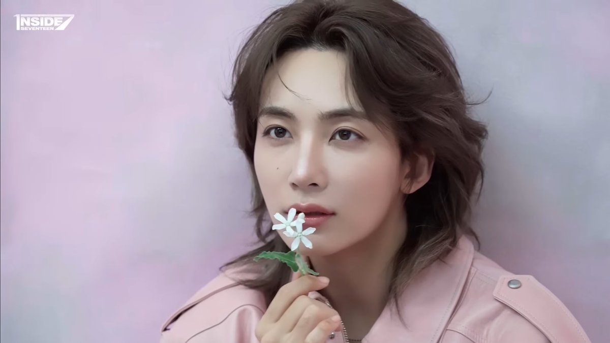 Prettier than flowers 😍🥰

#정한 #jeonghan #ジョンハン