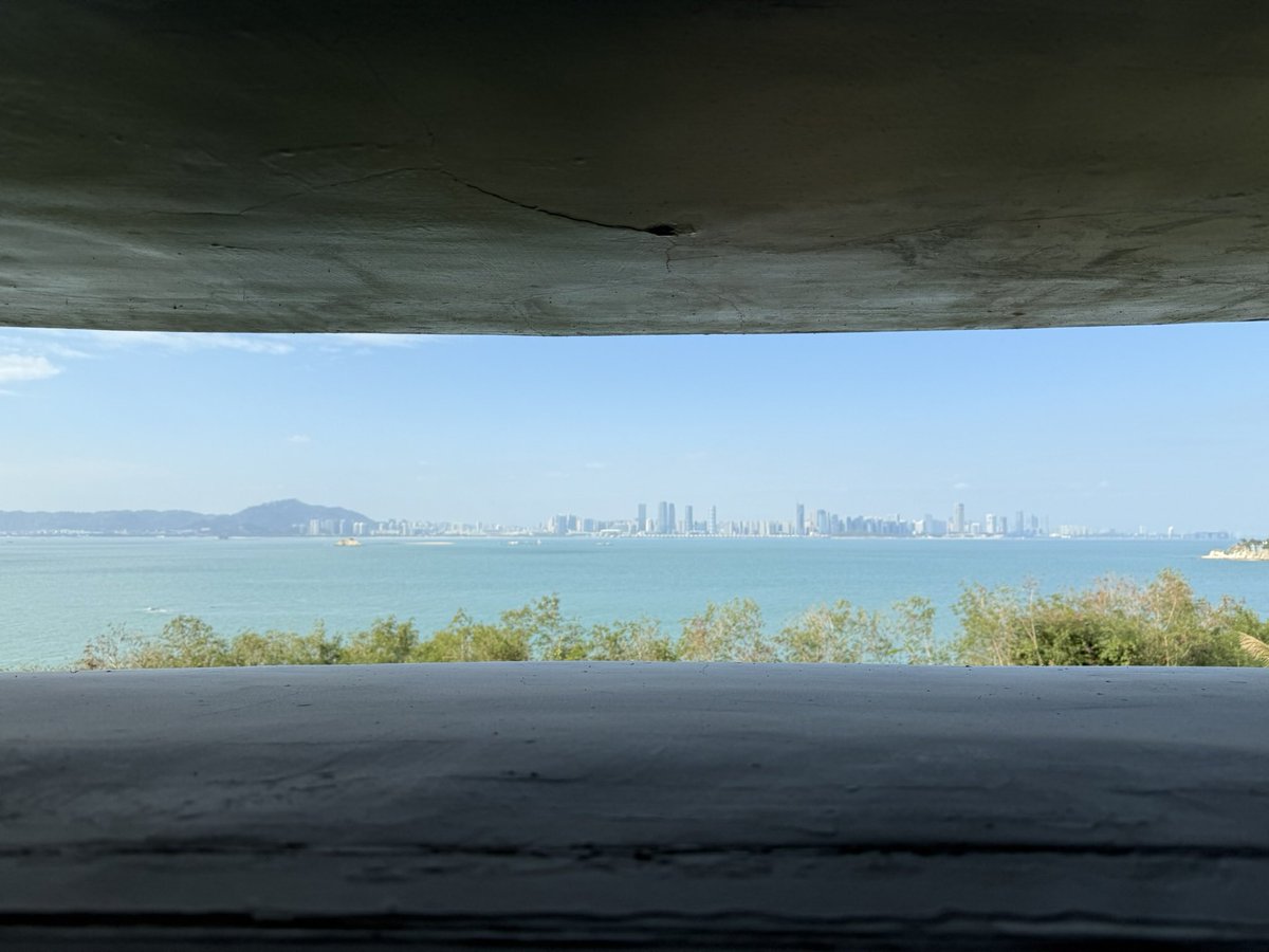 時間，是一帖良藥。

當初的信誓旦旦、當下的難分難捨，
都抵擋不了時間的洪流。

萬物都是一樣，唯有變才是永恆不變。