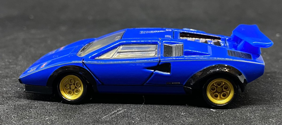 jyonagino's tweet photo. トミカプレミアム
『ランボルギーニ・カウンタックLP500S』
青ってイメージなかったから新鮮♪
クサビ形のスタイルにデカイ羽がかっこいい!!(`・ω・´)ノ
#トミカプレミアム
#ランボルギーニ・カウンタック
#LP500 https://t.co/OEe2iRR6ap