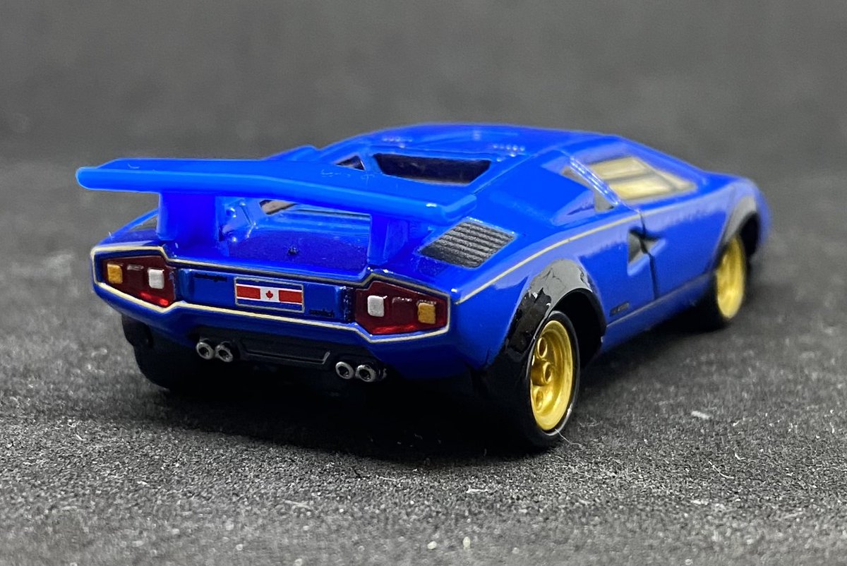 jyonagino's tweet photo. トミカプレミアム
『ランボルギーニ・カウンタックLP500S』
青ってイメージなかったから新鮮♪
クサビ形のスタイルにデカイ羽がかっこいい!!(`・ω・´)ノ
#トミカプレミアム
#ランボルギーニ・カウンタック
#LP500 https://t.co/OEe2iRR6ap