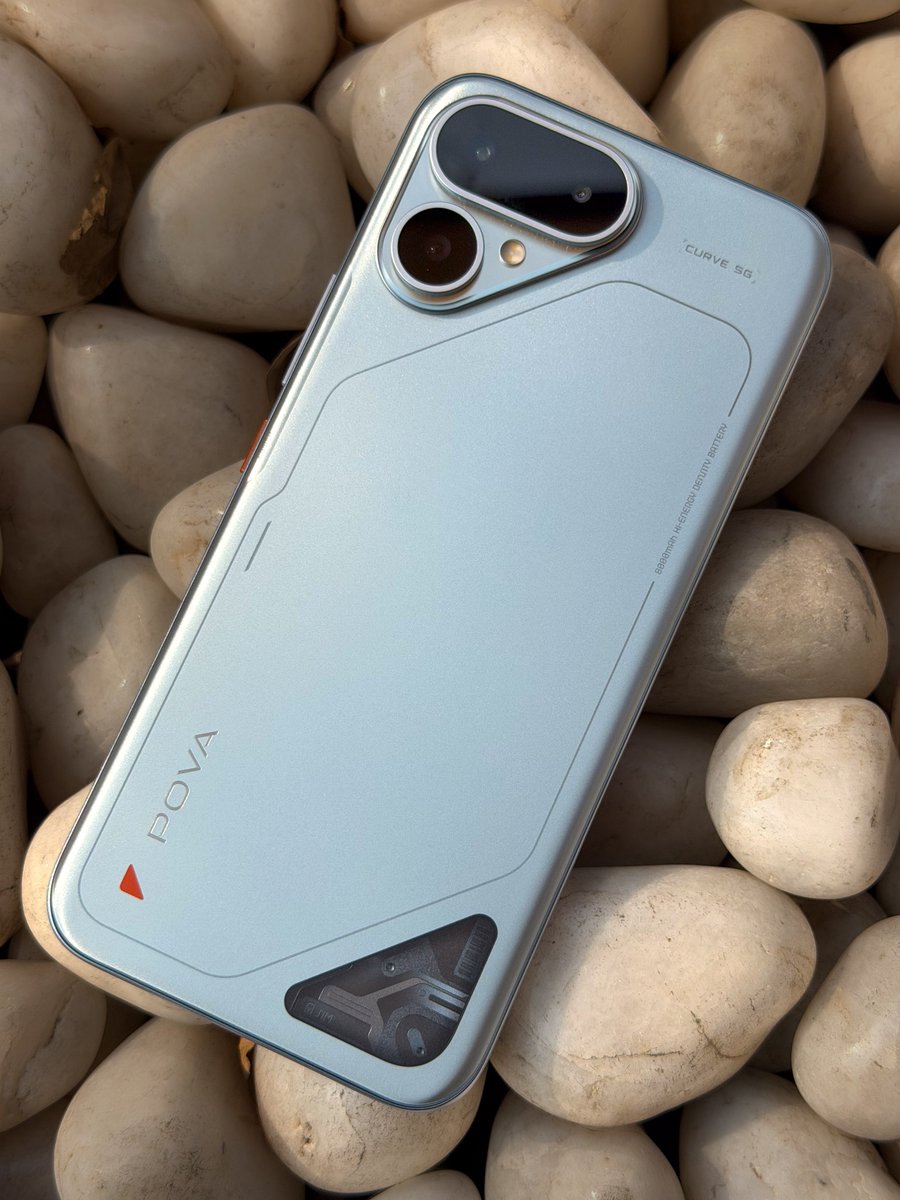 gogiinc's tweet image. This doesn’t look like a regular smartphone..

The POVA Curve 2 5G design feels cool, bold, premium, and futuristic.

Launching 13th Feb | 12PM

#POVA #POVACurve2 #CoolDesign #SmartphoneDesign