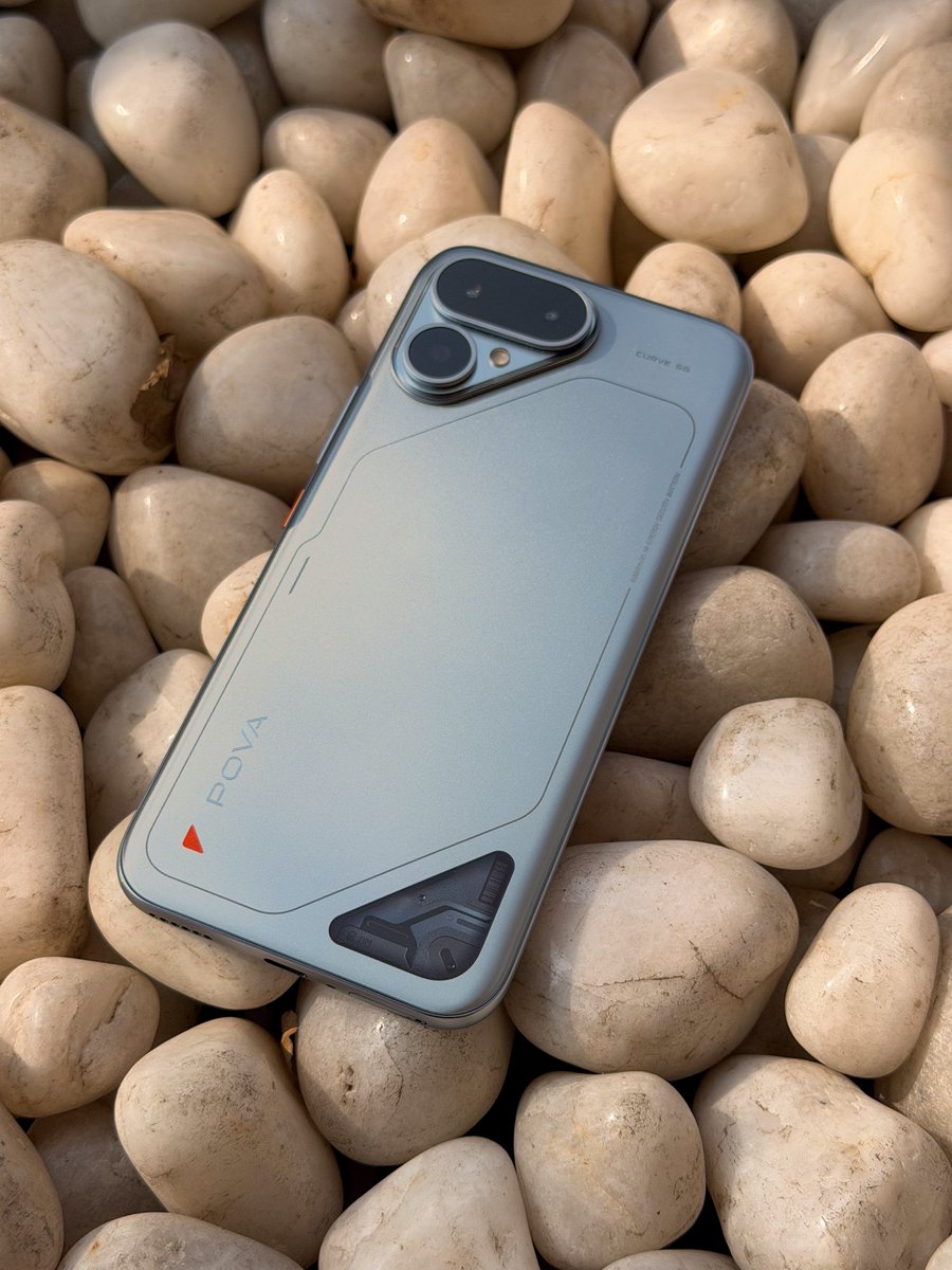 gogiinc's tweet image. This doesn’t look like a regular smartphone..

The POVA Curve 2 5G design feels cool, bold, premium, and futuristic.

Launching 13th Feb | 12PM

#POVA #POVACurve2 #CoolDesign #SmartphoneDesign