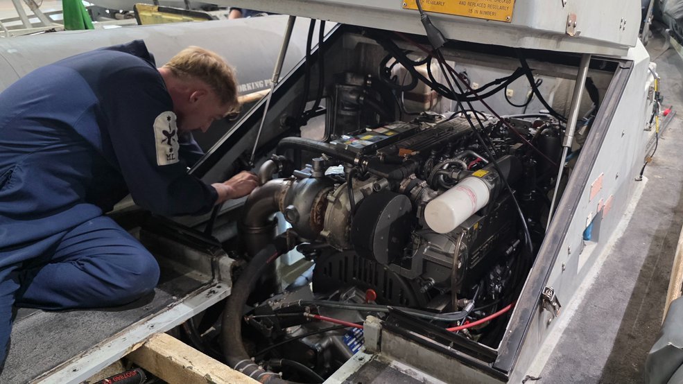 UKMCCMiddleEast's tweet photo. Essential Maintenance! 🔧⚓️

Our Marine #Engineers from the Fleet Support Unit have been working on a PAC 24: a high-speed, versatile patrol craft used for search &amp; rescue, boarding operations, and more.

Their work keeps it mission-ready for any challenge at sea. 🌊

#OpKipion https://t.co/8WMy4Dcf81
