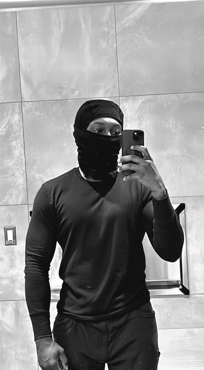 McQueen the freak tweet media