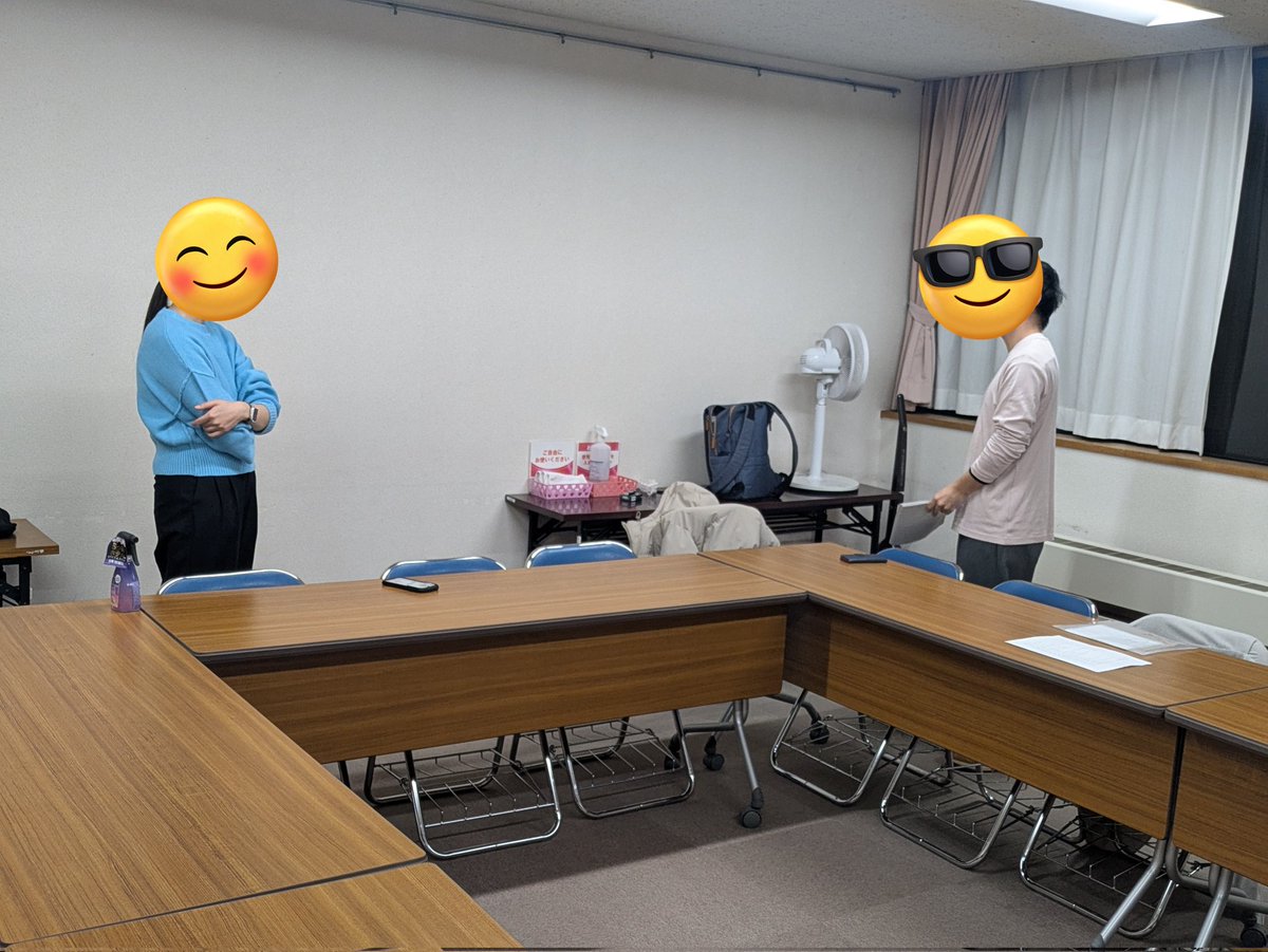 仕事終わりに集まって稽古。
残り一ヶ月となり脚本家の演技指導にも熱が入ります。

3/8に大和市高座渋谷にて１日限りの公演です。
【おいでよ　セント・ヘレナ】
お時間がある方は遊びに来てください。

#演劇 #芝居