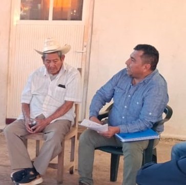 Rafa_Madero's tweet photo. Seguimos en la conformación de los comités campesinos en la zona sur, atendiendo por indicaciones de nuestra Delegada Regional @MarthaFdezof y de nuestro líder estatal Manuel Guerrero. #CampesinosUnidos https://t.co/6LzM85d5MD