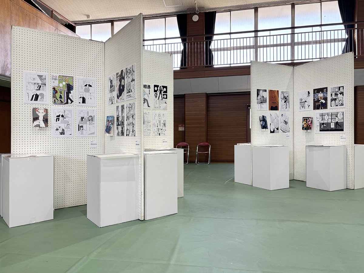 明日2/5(木)〜2/8（日）はサガビの制作展！
卒業・修了制作展は京都市京セラ美術館、進級制作展は本部キャンパスで開催されます。
短大マンガ領域も力作が揃いました！✨💪ぜひお立ち寄りいただき、📖作品を読んでみてくださいね！
kyoto-saga.ac.jp/event/57306