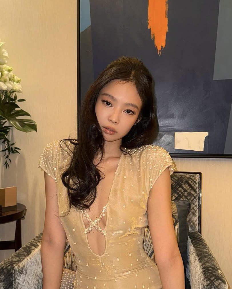 jennie pics tweet media
