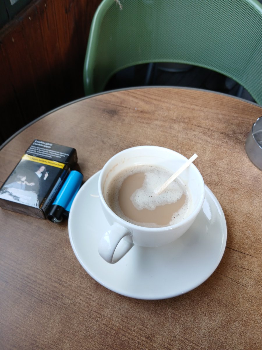 Ben keyfim ve kahyam 
  Heyecanla savaşı bekliyoruz.   
Kahve bahane 🥰🥰🥰