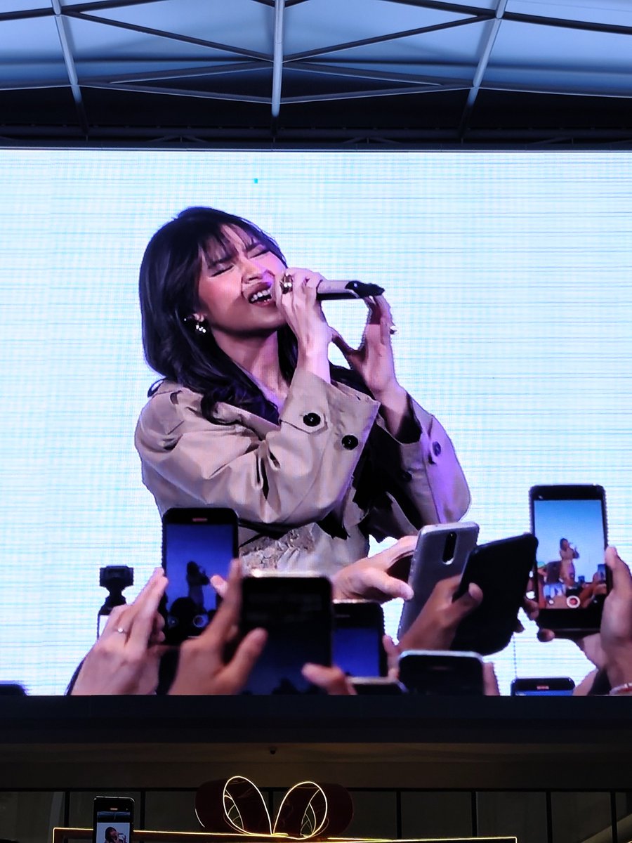 Raisa, grand opening SMB 2