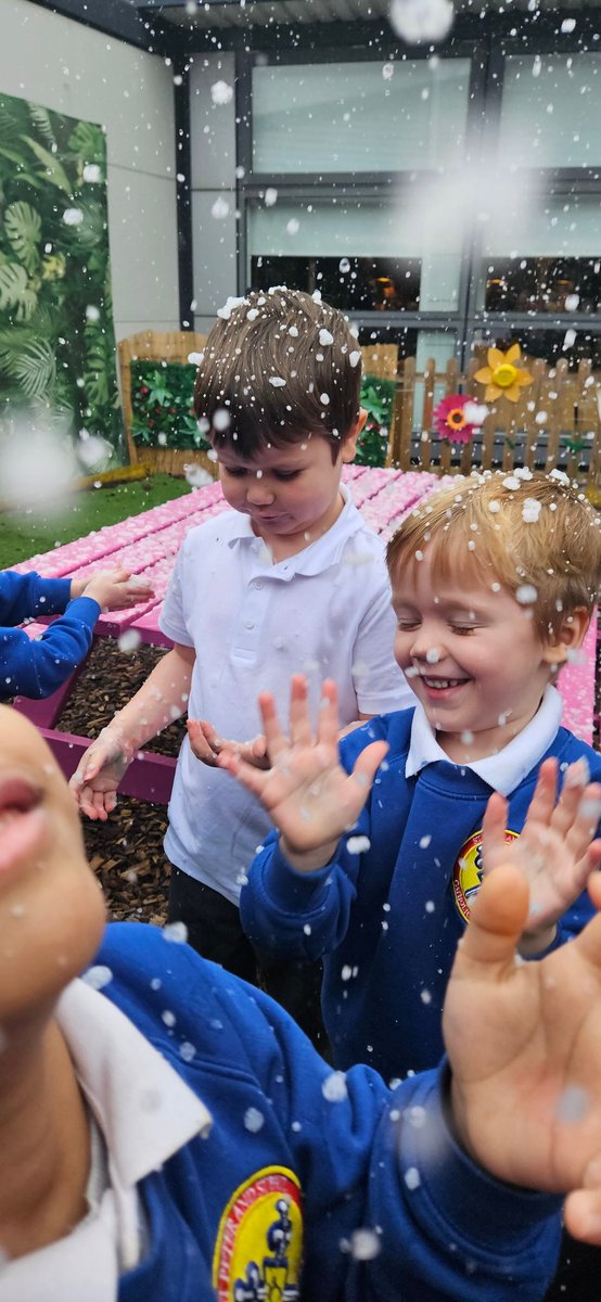 St Peter & St Paul Primary Reception tweet media