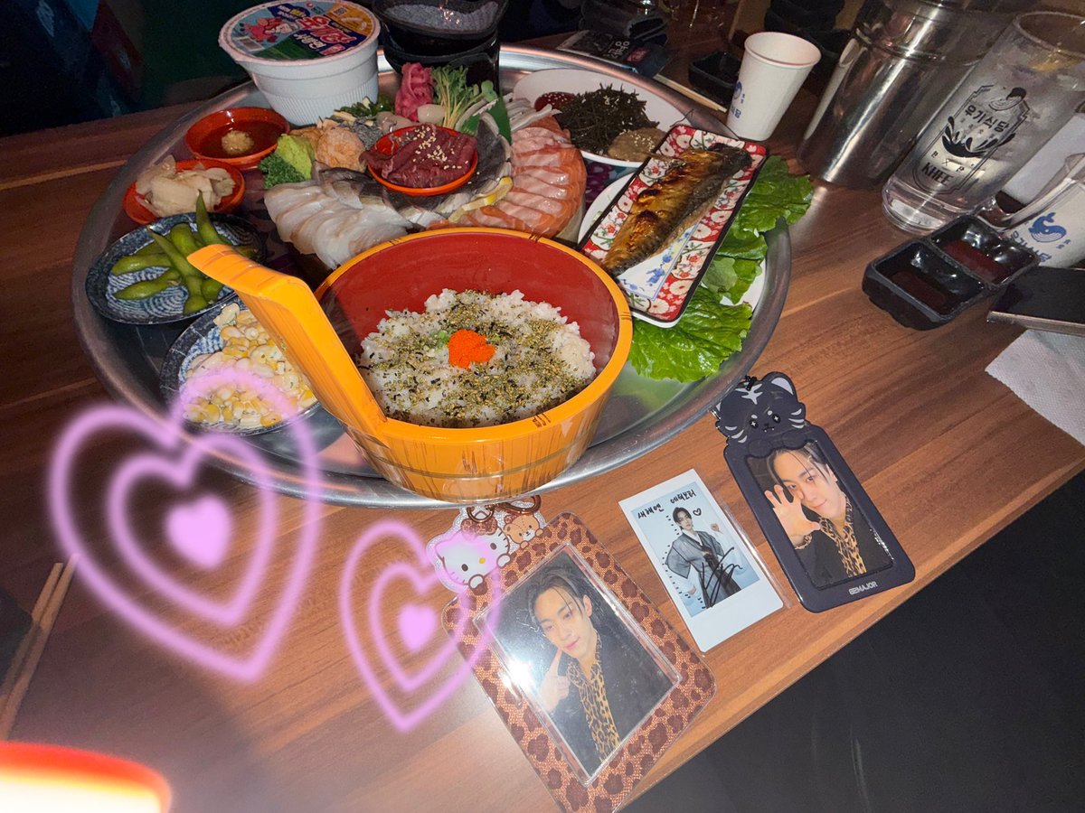 _pp1215's tweet image. 냥 
₍^._.^₎ 𐒡