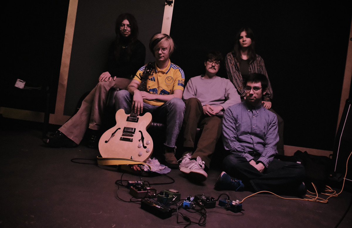 𝐦𝐨𝐝𝐞𝐦 tweet media