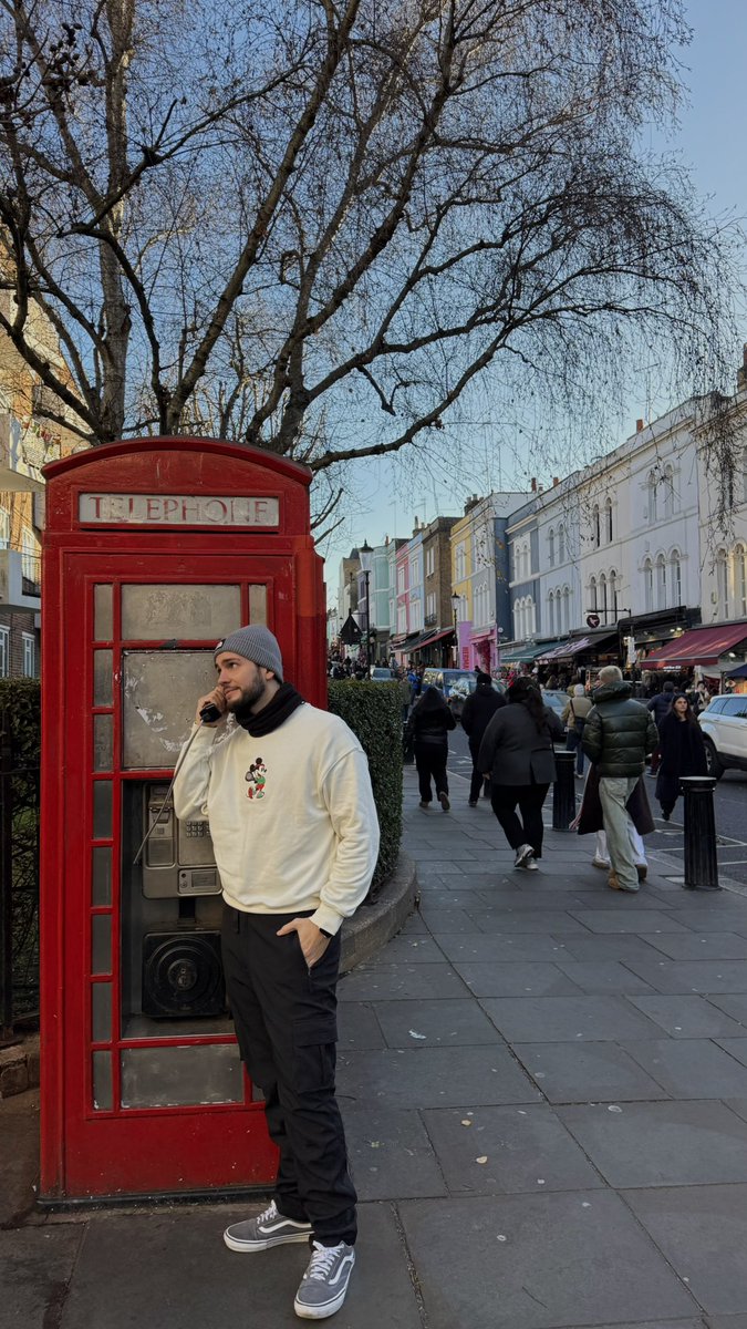 SuperMarioBrs's tweet photo. London ✨ https://t.co/W2bq0LFb2r