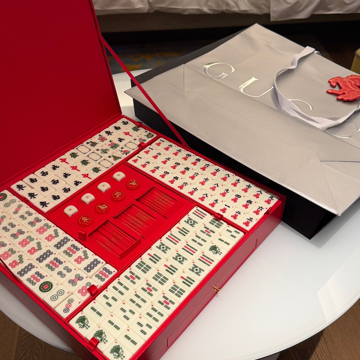 haotexts's tweet image. 260204 🎻💬

“should i bring this backstage tomorrow ㅋㅋㅋㅋ”