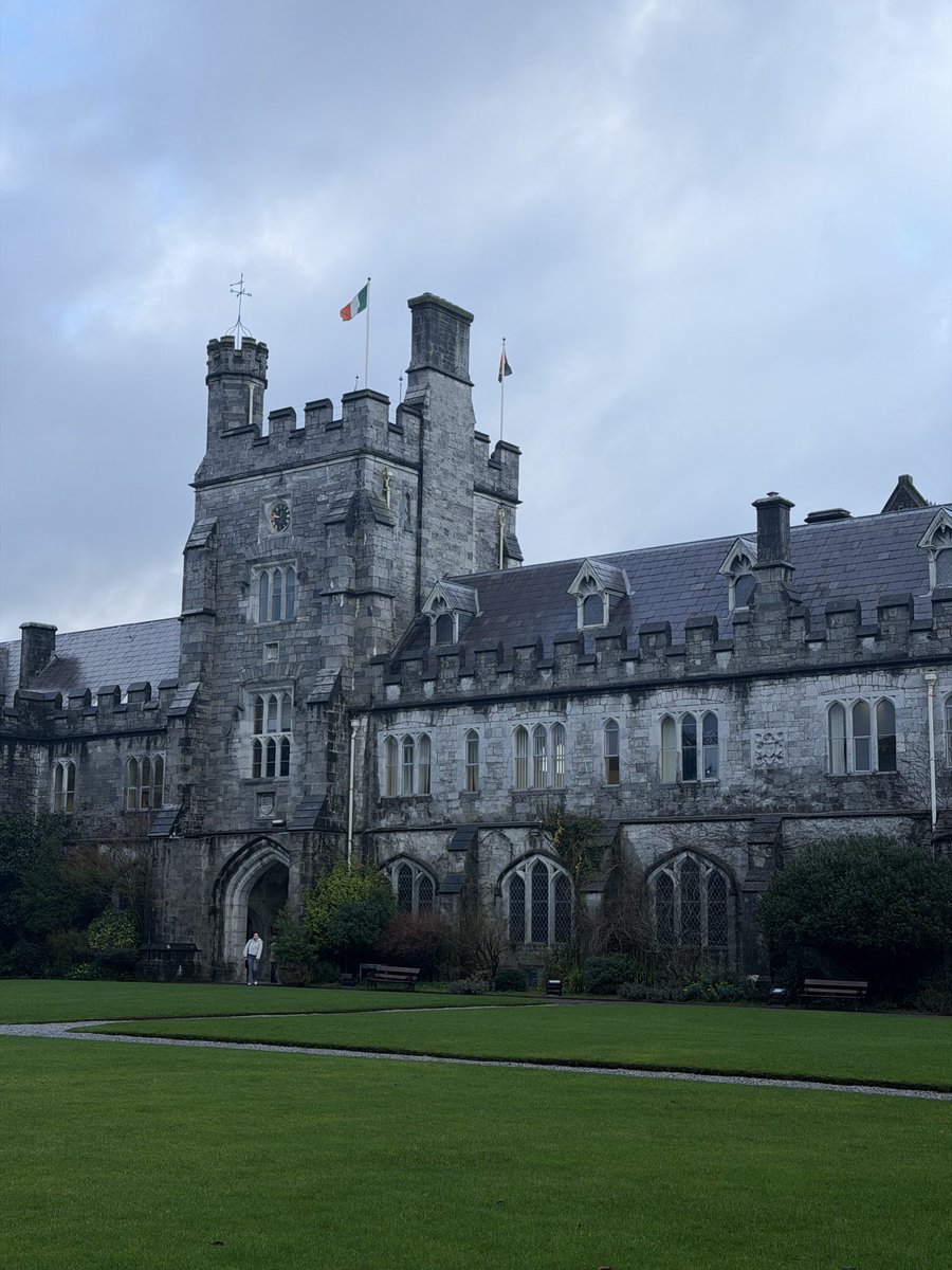 gerryhanna's tweet photo. Delighted to be in Aula Maxima in @UCC today 

Professor John O'Halloran, President of UCC opened the #FutureofCancerResearch conference, setting the strong ambition and vision of @CanResUCC with new investment of €10million - fantastic to see this 👏👏👏

Fantastic line-up of international and national expert speakers and diverse topics