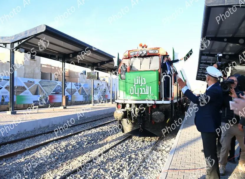 Algerie_aps's tweet photo. L’Union internationale des chemins de fer salue l’inauguration de la ligne ferroviaire #Bechar-#Tindouf-#Gara_Djebilet
🔗 https://t.co/mhdGgTpPzU https://t.co/Ceqyahers5