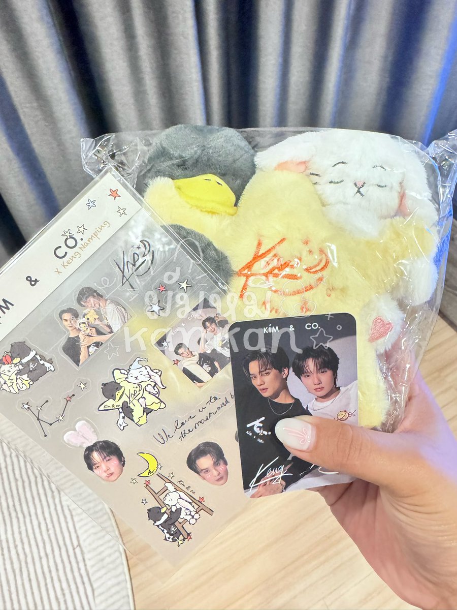 imyourja1's tweet image. แจกอีก ๆ เพราะอารมณ์ดีมาก 💅💅
ได้ทั้งหมดตามในรูป ป้าออกค่าส่งให้
กติกา:รี+เฟป+เมนชั่นถึง กนป พร้อมติดแฮชแท็ก “#MOSCHINO #KengHarit 
#nampingster #KengNamping” 

มาสุ่ม 6/2/2026 18.00 น.