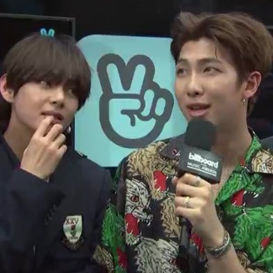 thvchapters's tweet image. same taehyung, absolutely same