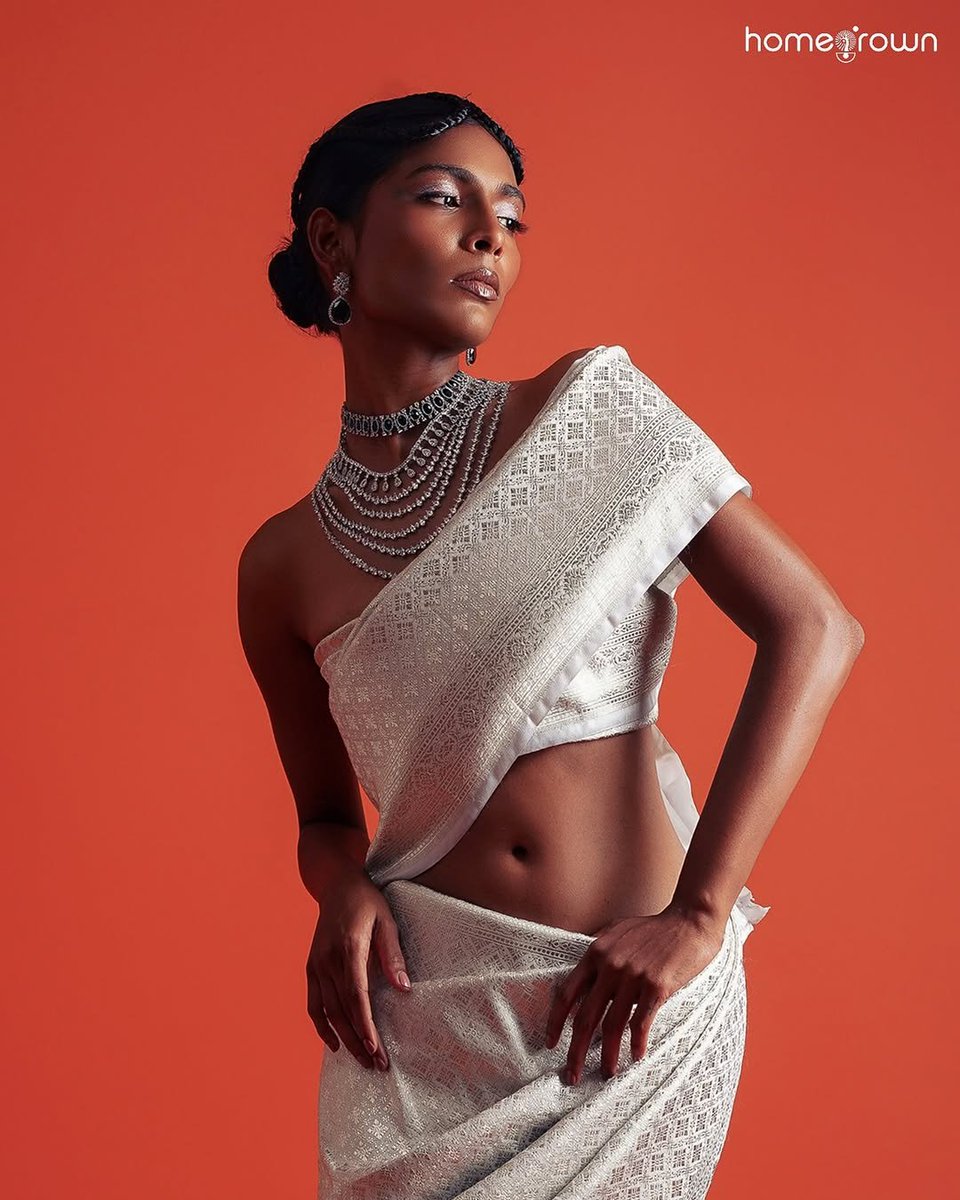 lostinsfictionn's tweet image. aniwarya in devtha sarees — styling and creative direction by gausia galib ꪆৎ