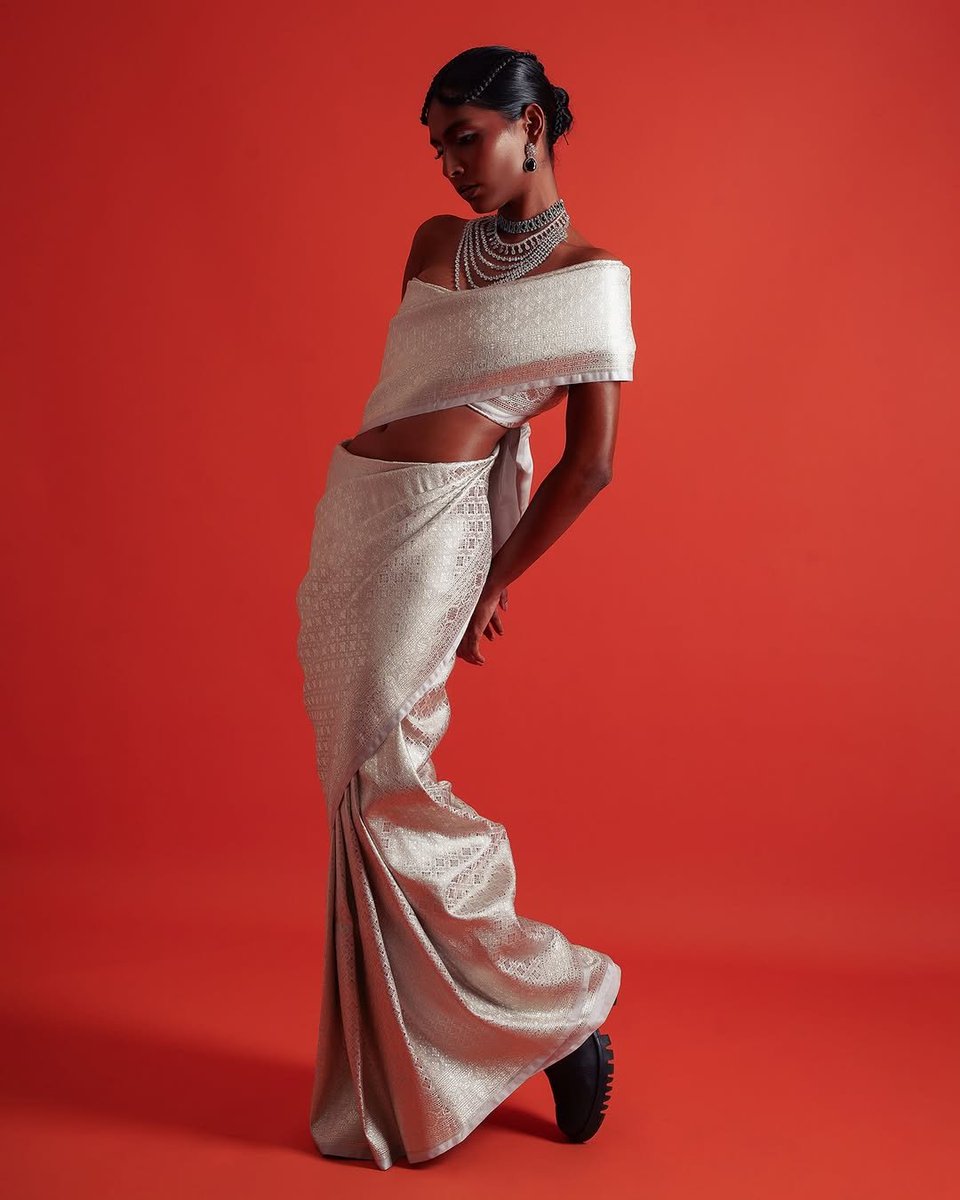 lostinsfictionn's tweet image. aniwarya in devtha sarees — styling and creative direction by gausia galib ꪆৎ