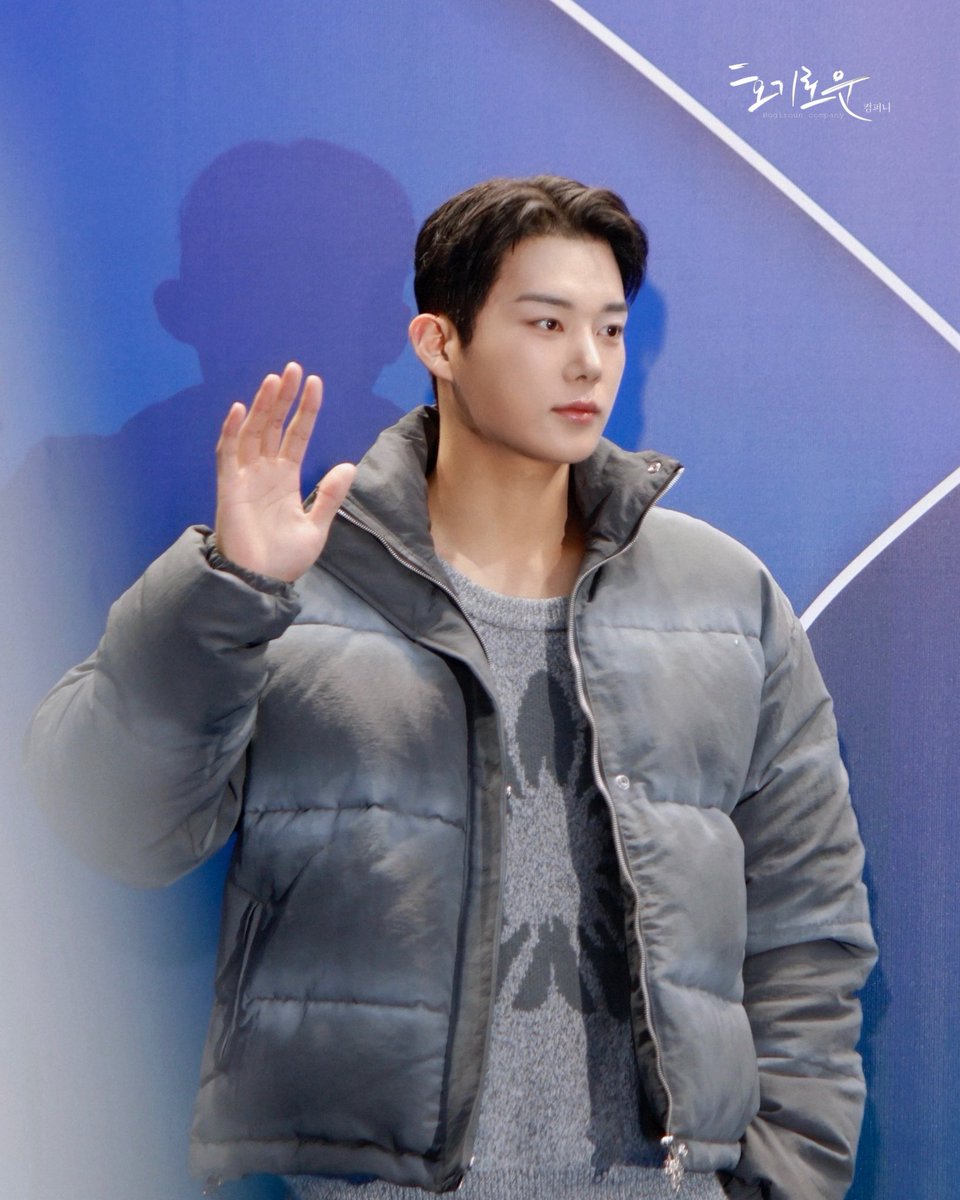 hogirouncompany's tweet photo. [📸]
⠀
2026 F/W Seoul Fashion Week✨
⠀
#기현우 #KIHYUNWOO
#서울패션위크 #얼킨 #얼킨컬렉션
#호기로운컴퍼니 #hogirouncompany https://t.co/EVn8CksKqO