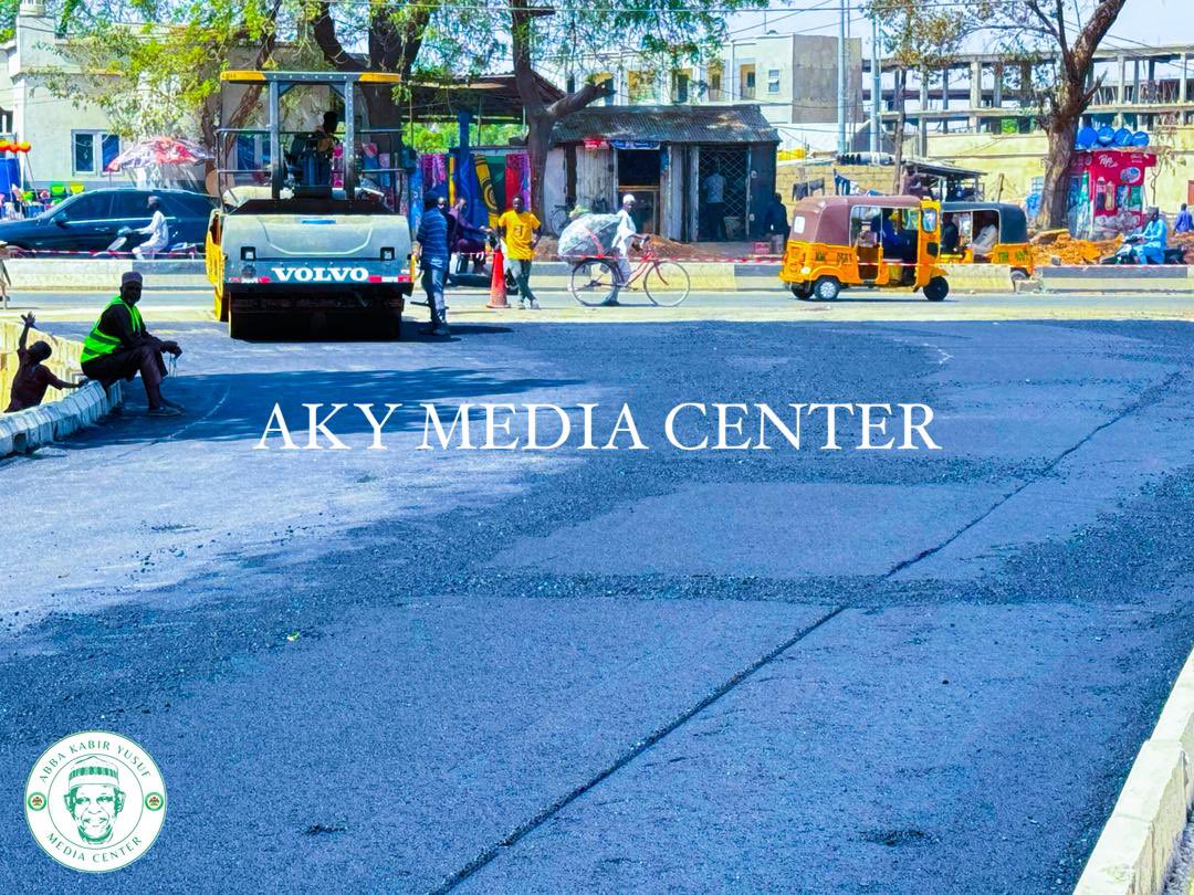 Noble_Hassan's tweet photo. Asphalt overlay on the dualized Hospital Road, Kano.

#AbbaIsWorking. 
#KanoFirst. https://t.co/8odrE9Mxr2