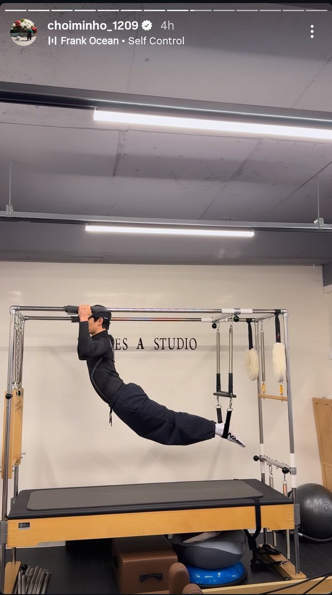 Fullmoongirl3's tweet photo. Pilates ga tuh https://t.co/kip2bkVH8i